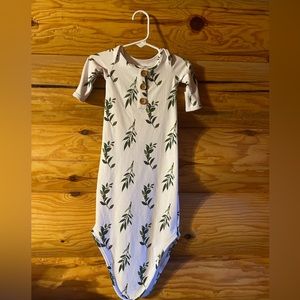 New without tags Caden lane eucalyptus knotted gown